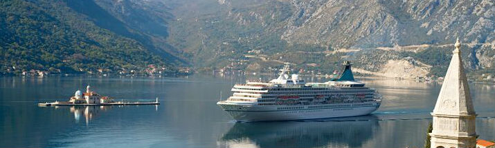 A-cruise-ship-in-Perast-Montenegro