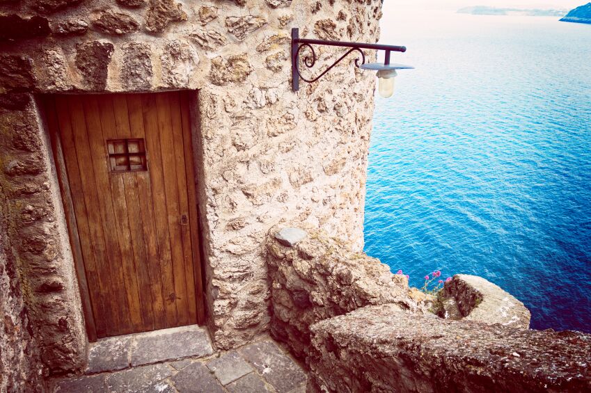 Door-and-Stone-Wall-–-Ischai-Island-–-Italy