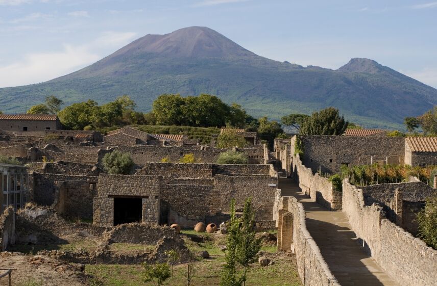 Mt-Vesuvius-and-Pompeii-–-Italy