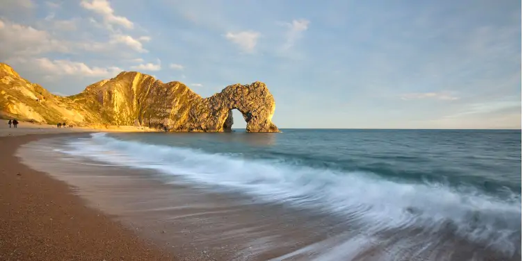 an image of the Durdle Door rock formation in Lulworth Cove, Dorset