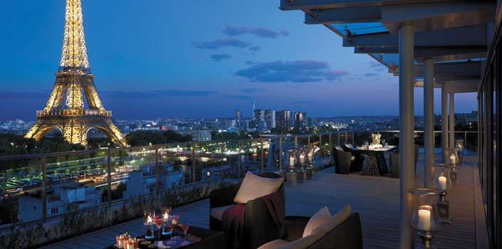 Hotel overlooking the Eiffel Tower