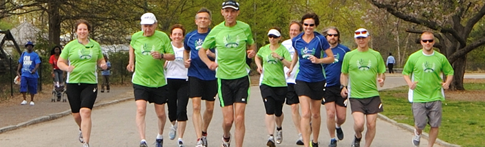 Jeff Galloway leading a group of marathon runners in training