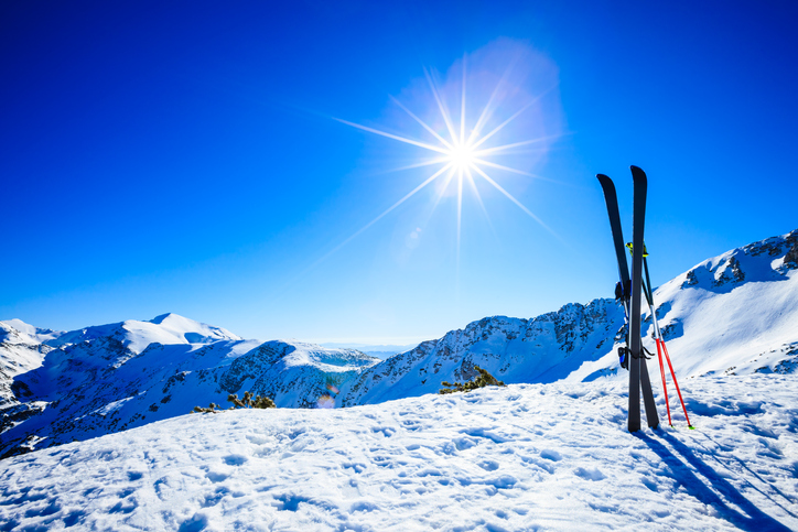 Skis in the snow