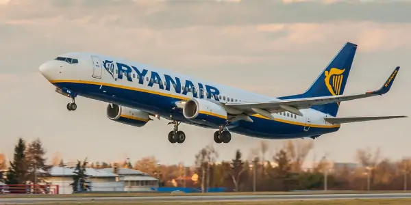 Ryanair Plane Taking Off – New Baggage Allowance For Nov 2018