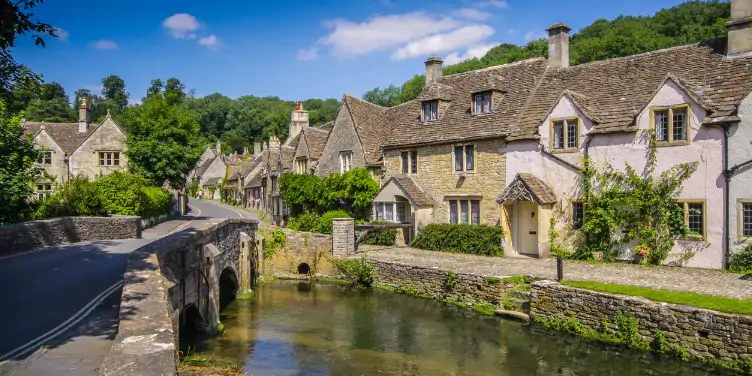 am image of a bridge over the river in Castle Combe, the Cotswolds