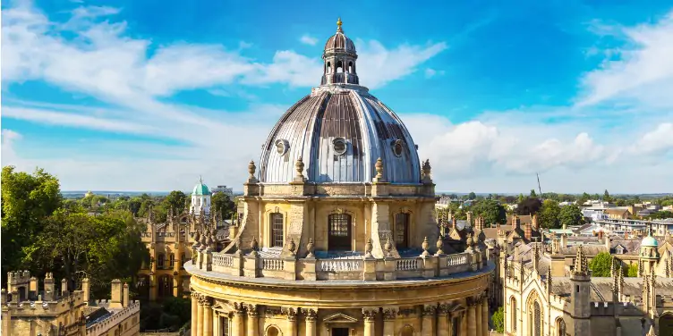 an image of the Radcliffe Camera at Oxford University