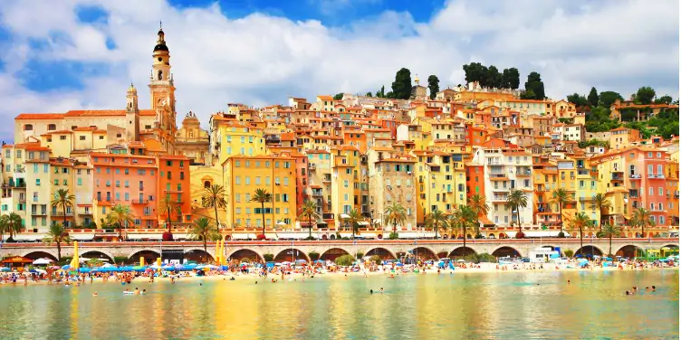 Views of Menton’s colourful buildings that line the seashore